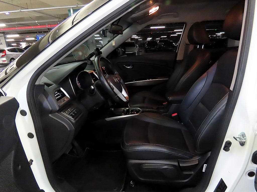 Ssangyong Tivoli - Vista 8