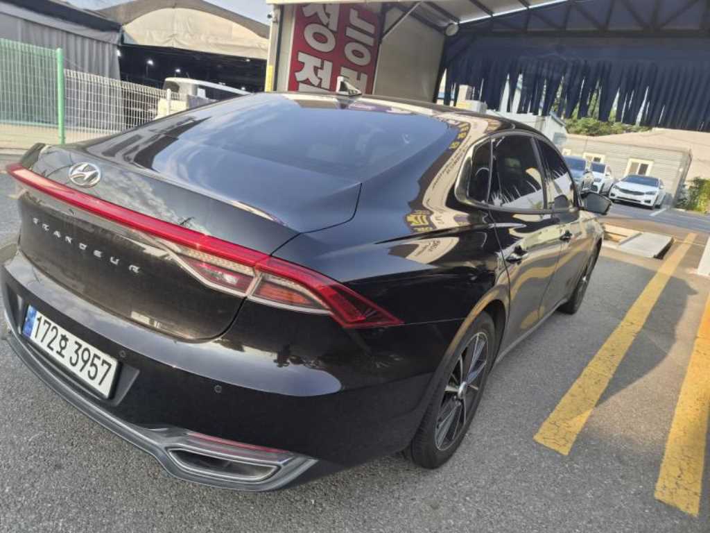 HYUNDAI Grandeur - Vista 3