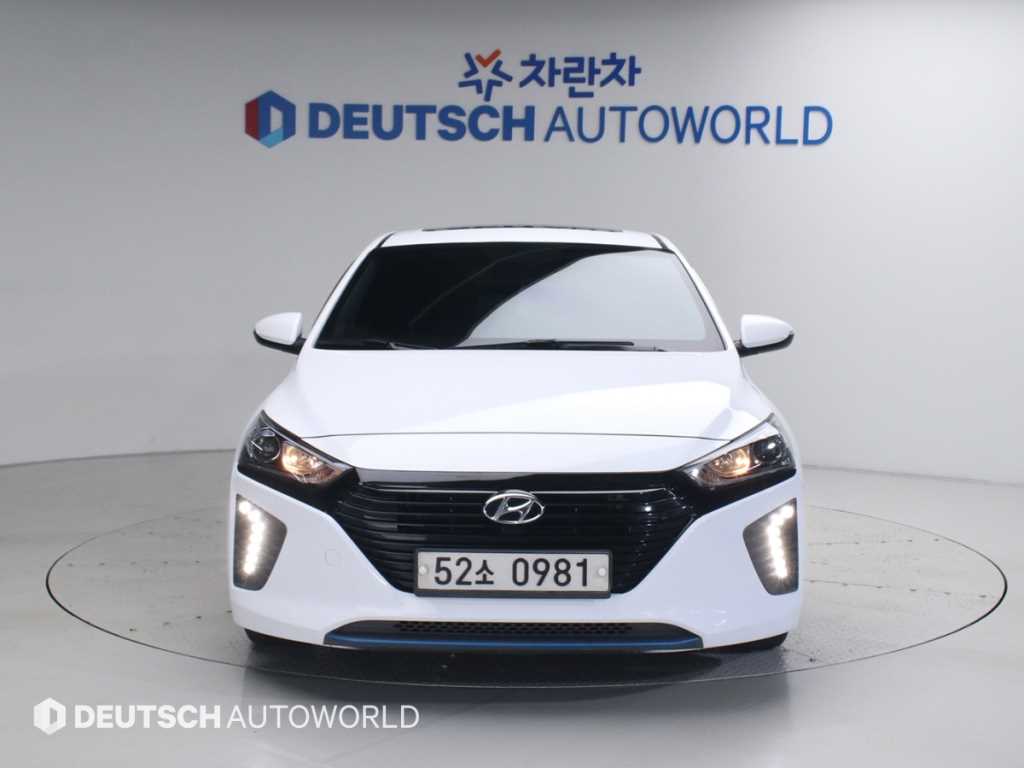 HYUNDAI Ioniq - Vista 3