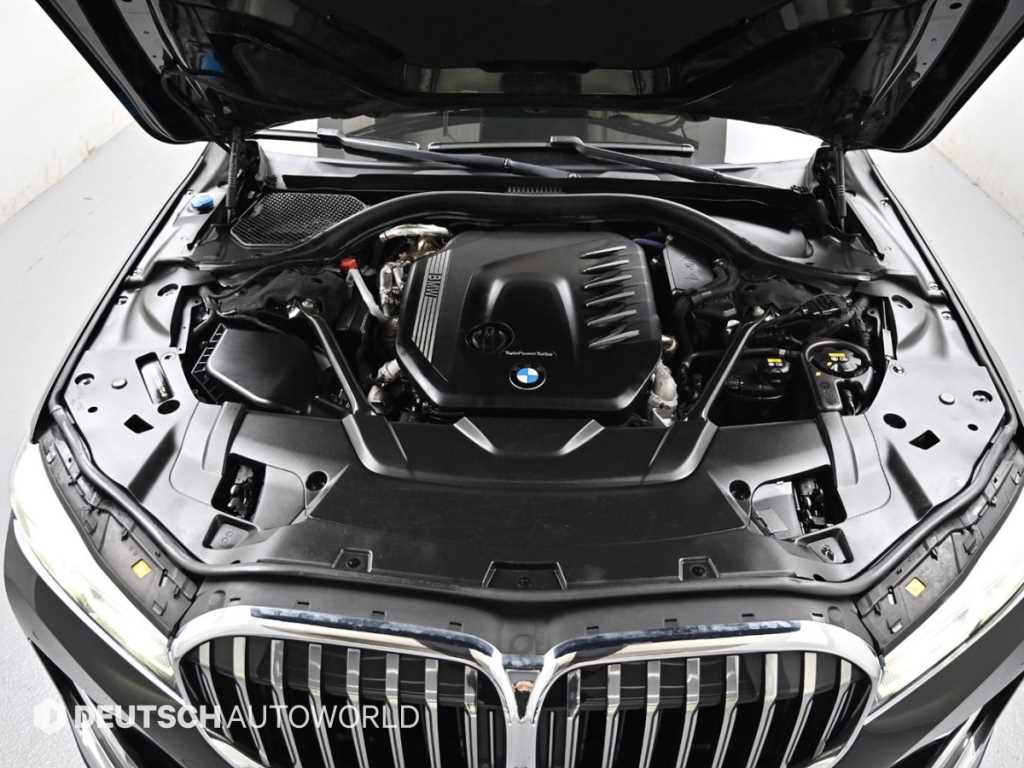 BMW 7 Series - Vista 8