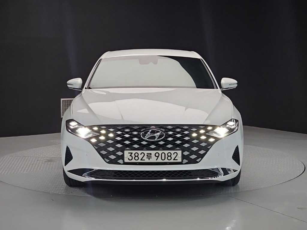 HYUNDAI Grandeur - Vista 2