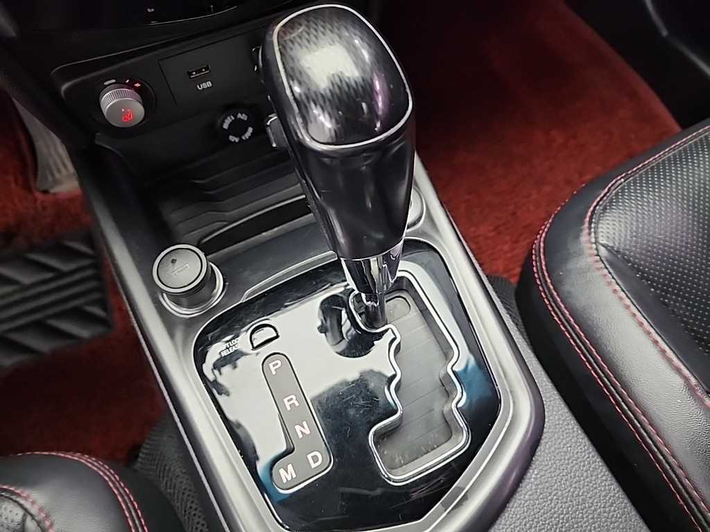 Ssangyong Tivoli - Vista 10