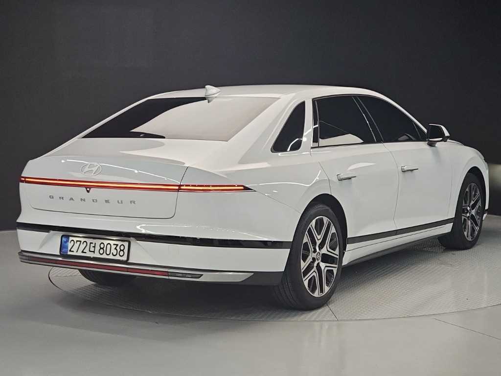 HYUNDAI Grandeur - Vista 6
