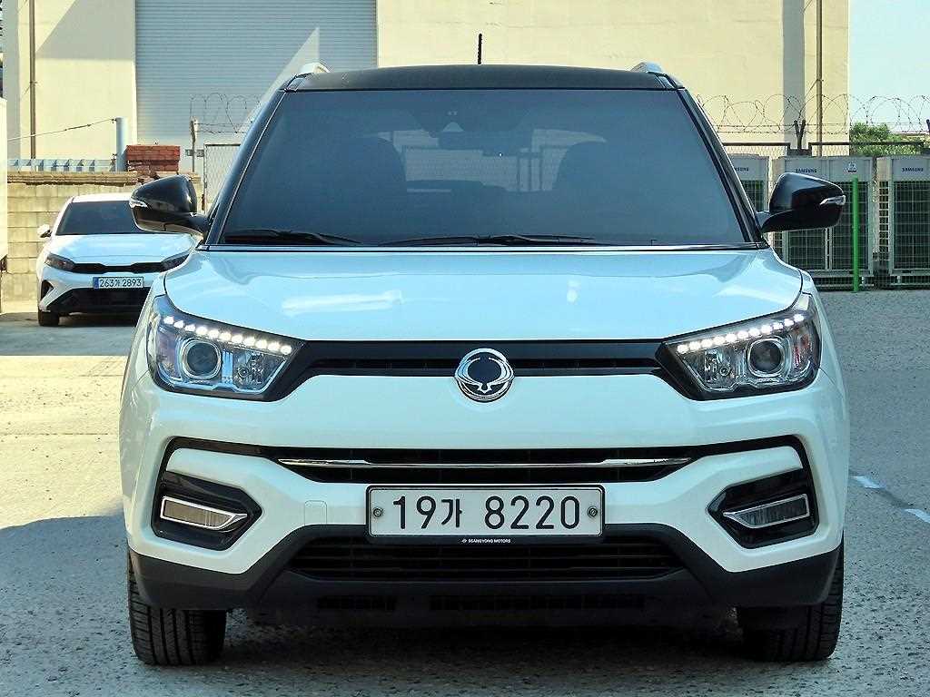 Ssangyong Tivoli 2018 Blanco - Importación desde Corea - HF Imports Iquique - Foto 1