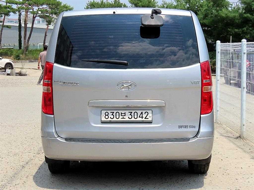 HYUNDAI Starex - Vista 6