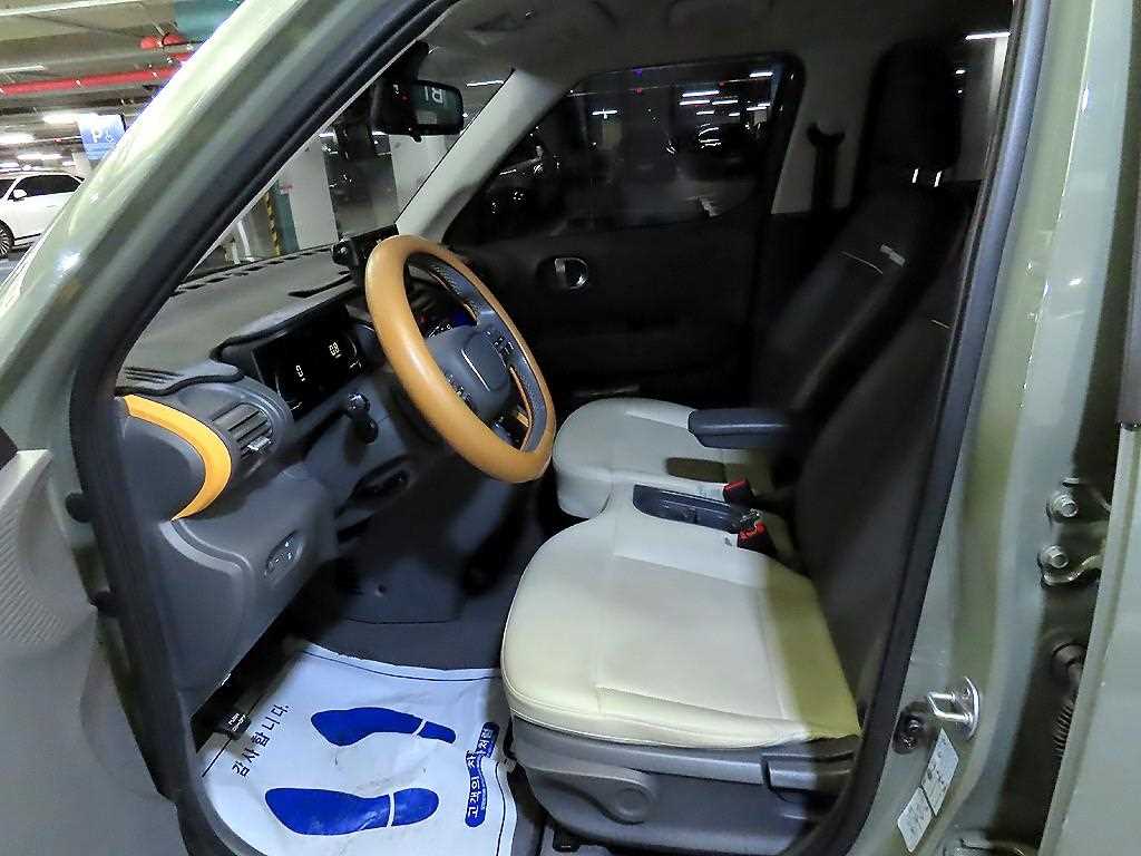 HYUNDAI Casper - Vista 8