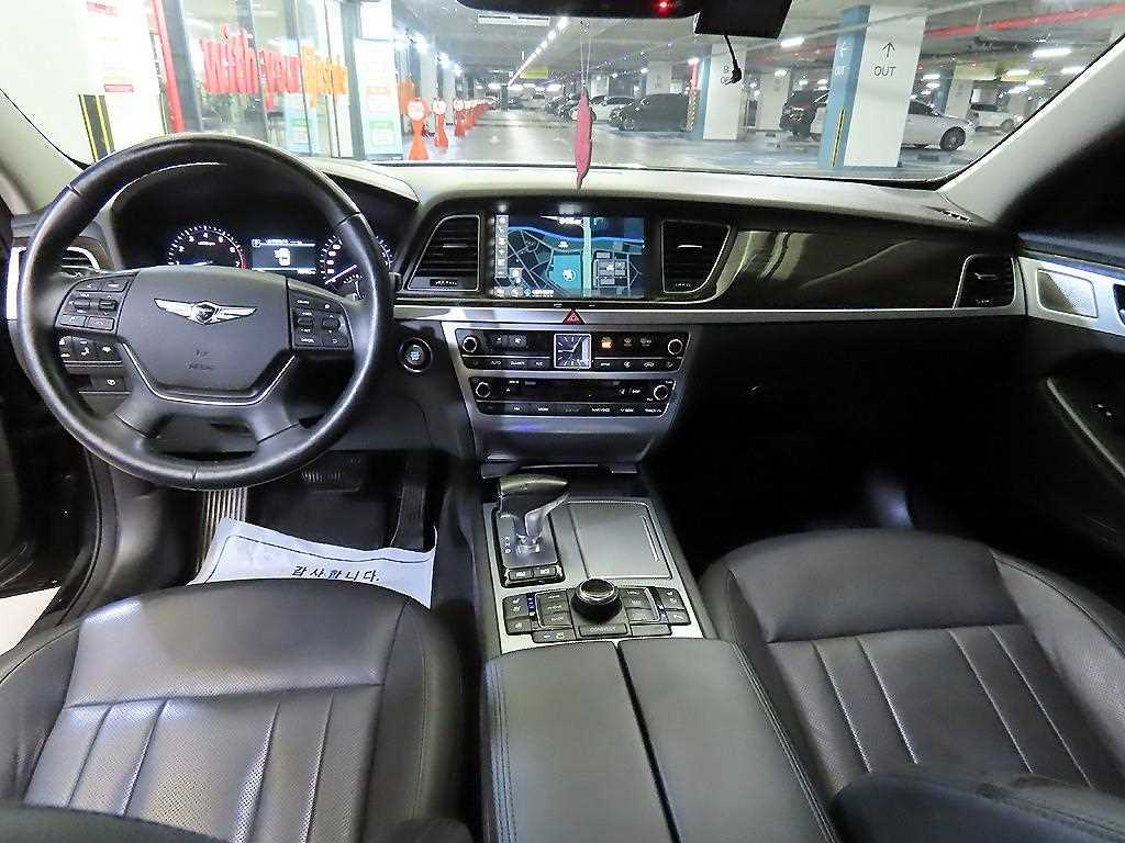 Genesis G80 - Vista 12