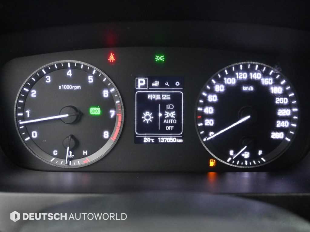 HYUNDAI Sonata - Vista 10