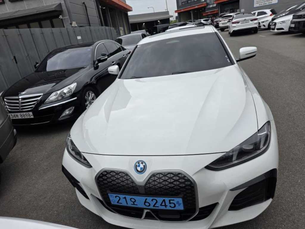 BMW i4 2025 Blanco - Importación desde Corea - HF Imports Iquique - Foto 1