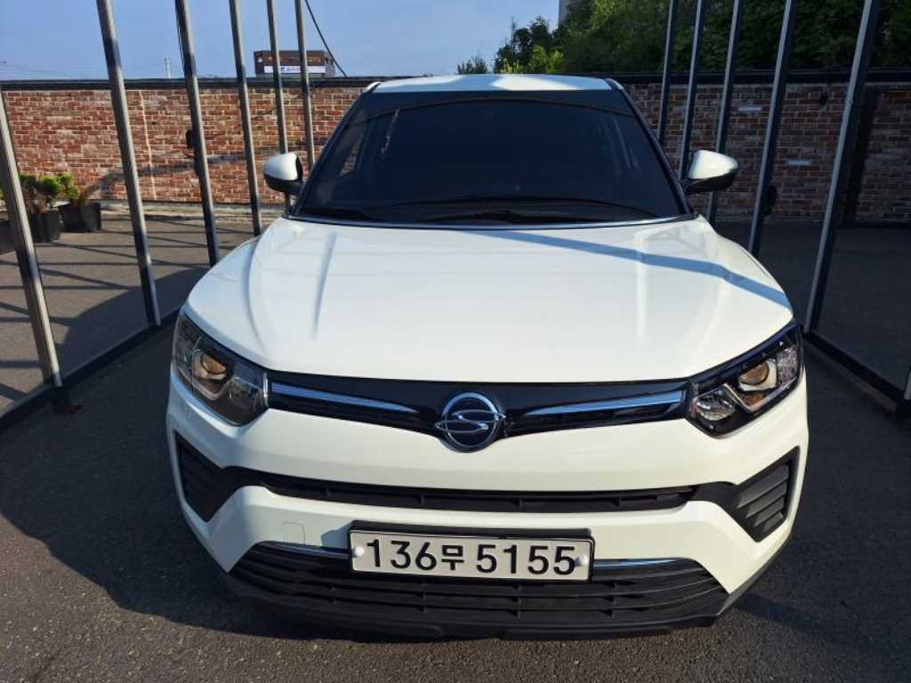 Ssangyong Tivoli 2021 Blanco - Importación desde Corea - HF Imports Iquique - Foto 1