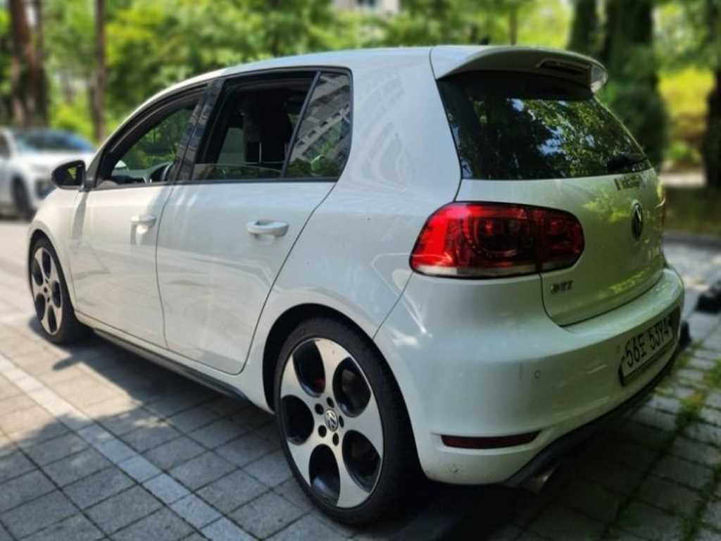 Volkswagen Golf - Vista 3