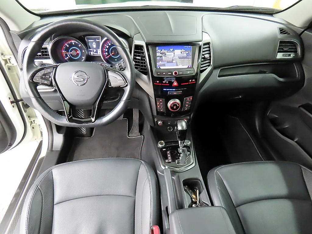 Ssangyong Tivoli - Vista 9