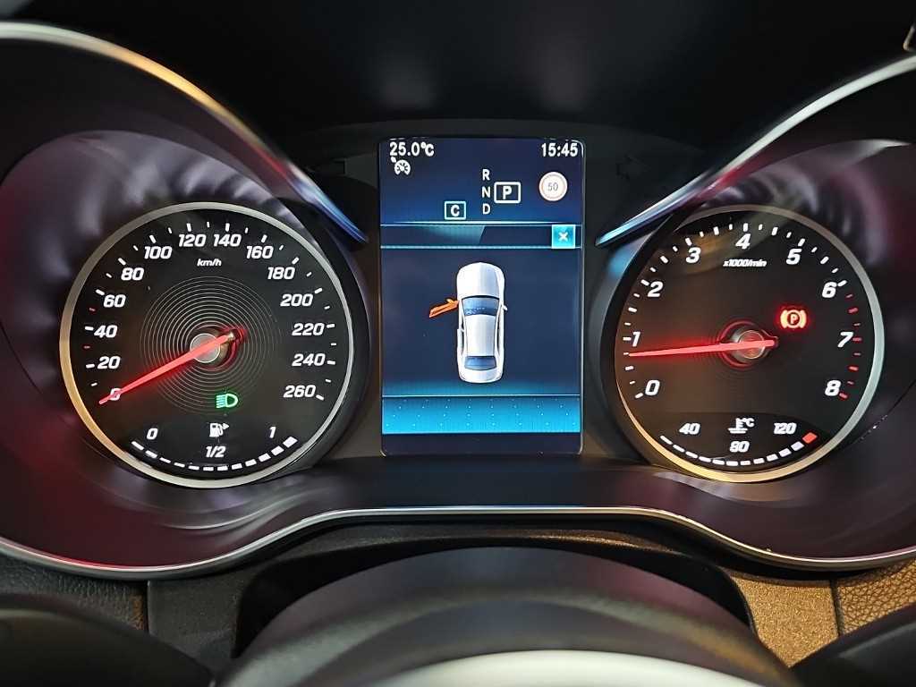 Mercedes Benz C Class - Vista 8