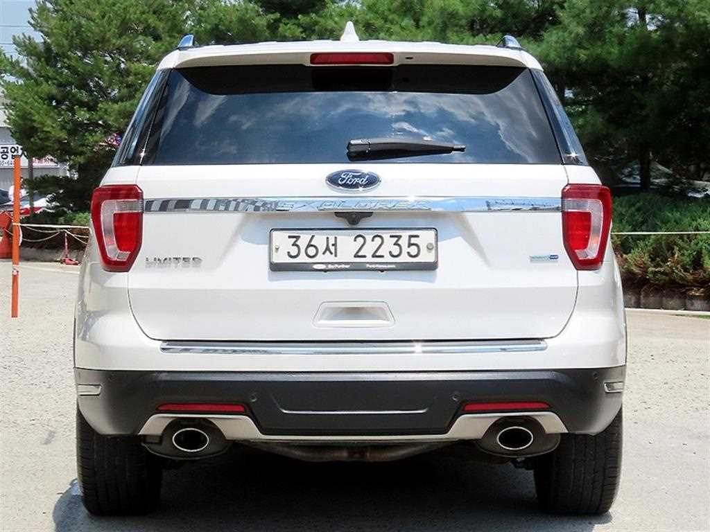 Ford Explorer - Vista 6