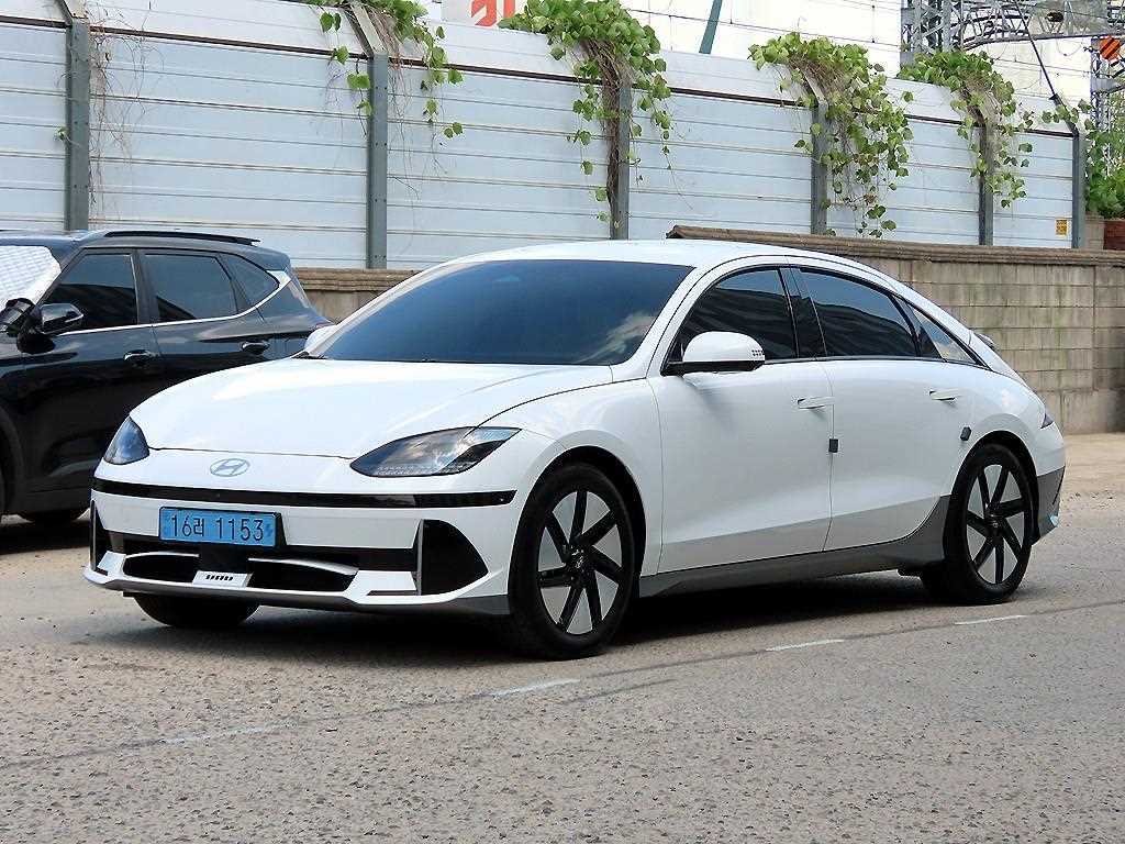 HYUNDAI Ioniq 6 - Vista 2