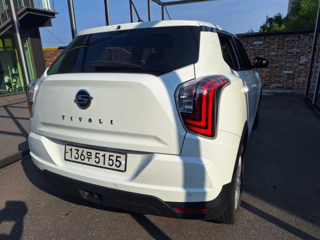 Ssangyong Tivoli - Vista 6