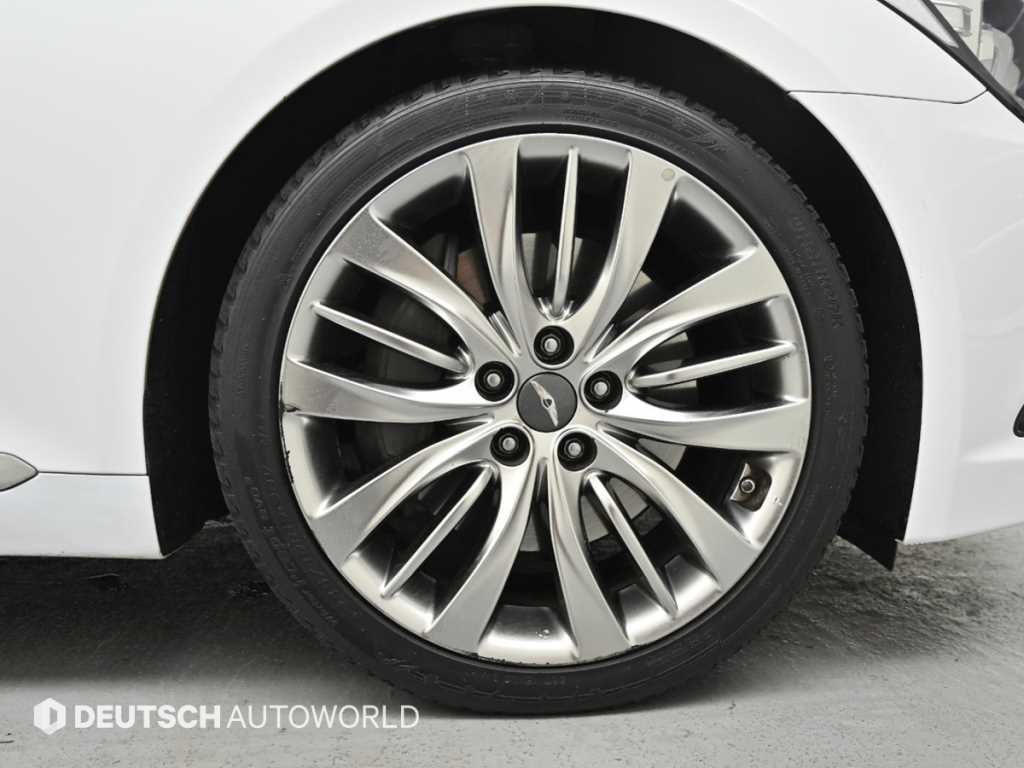 HYUNDAI Genesis - Vista 7