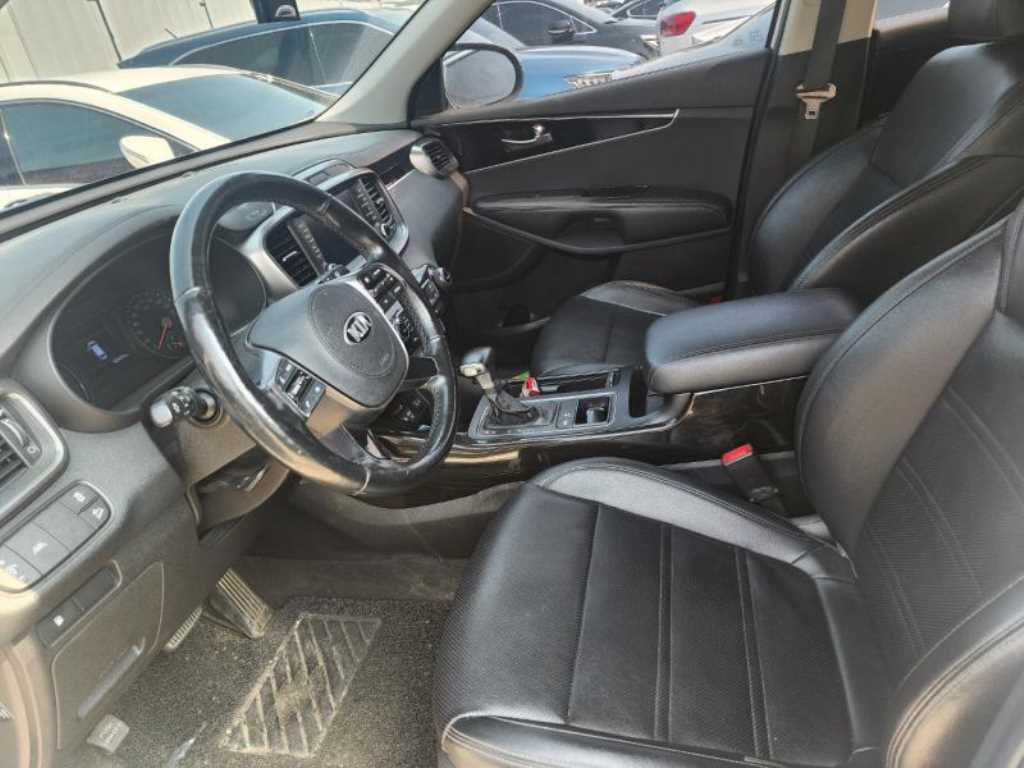KIA Sorento - Vista 7