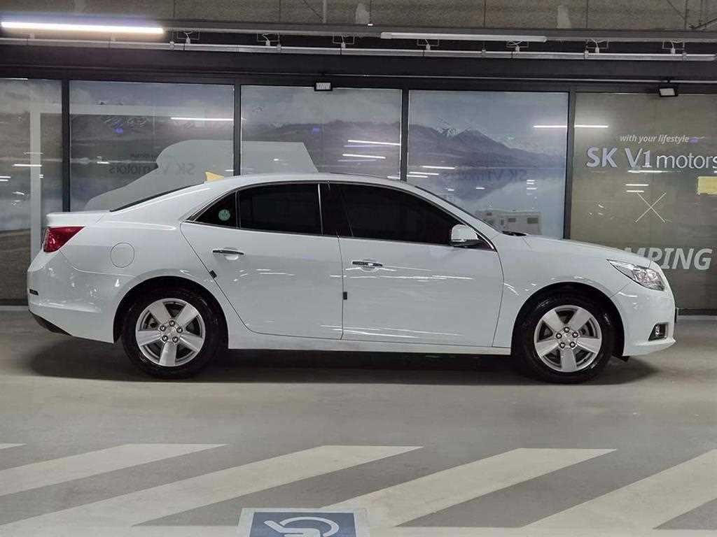 Chevrolet Malibu - Vista 3