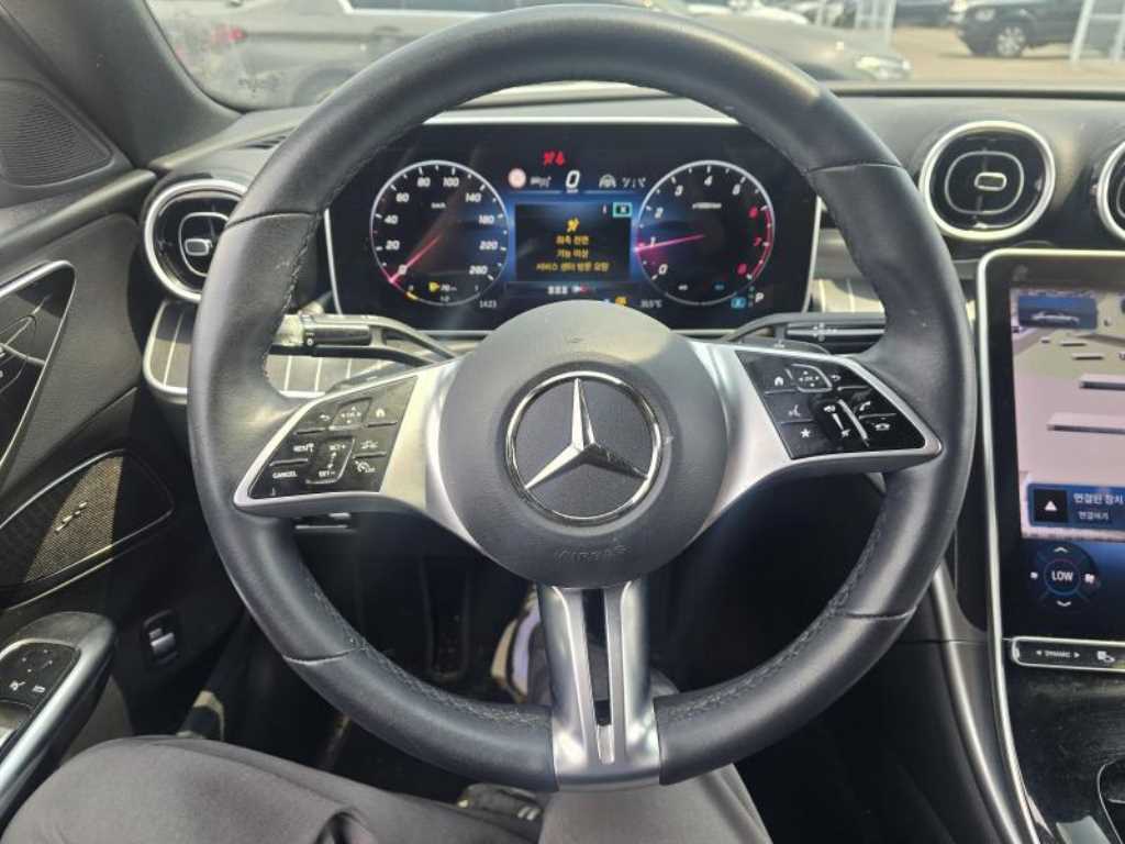 Mercedes Benz C Class - Vista 8