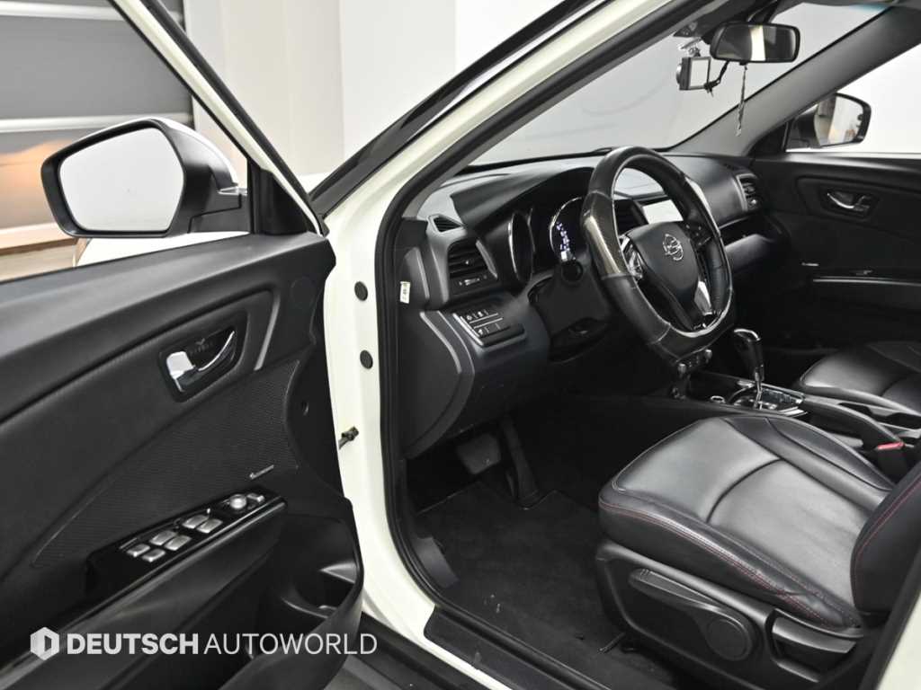 Ssangyong Tivoli 2017 Blanco - Importación desde Corea - HF Imports Iquique - Foto 13