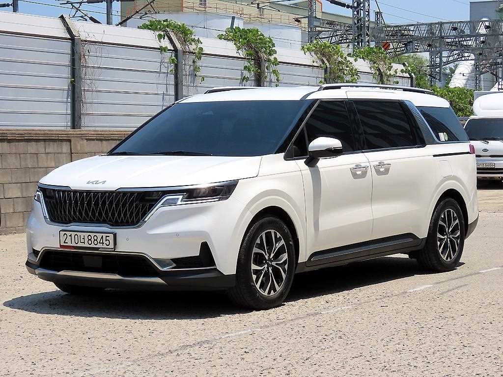 KIA Carnival - Vista 2