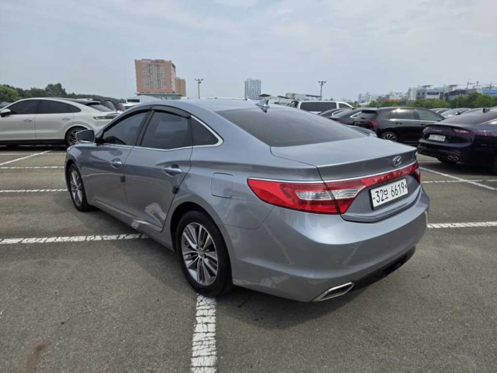HYUNDAI Grandeur - Vista 6