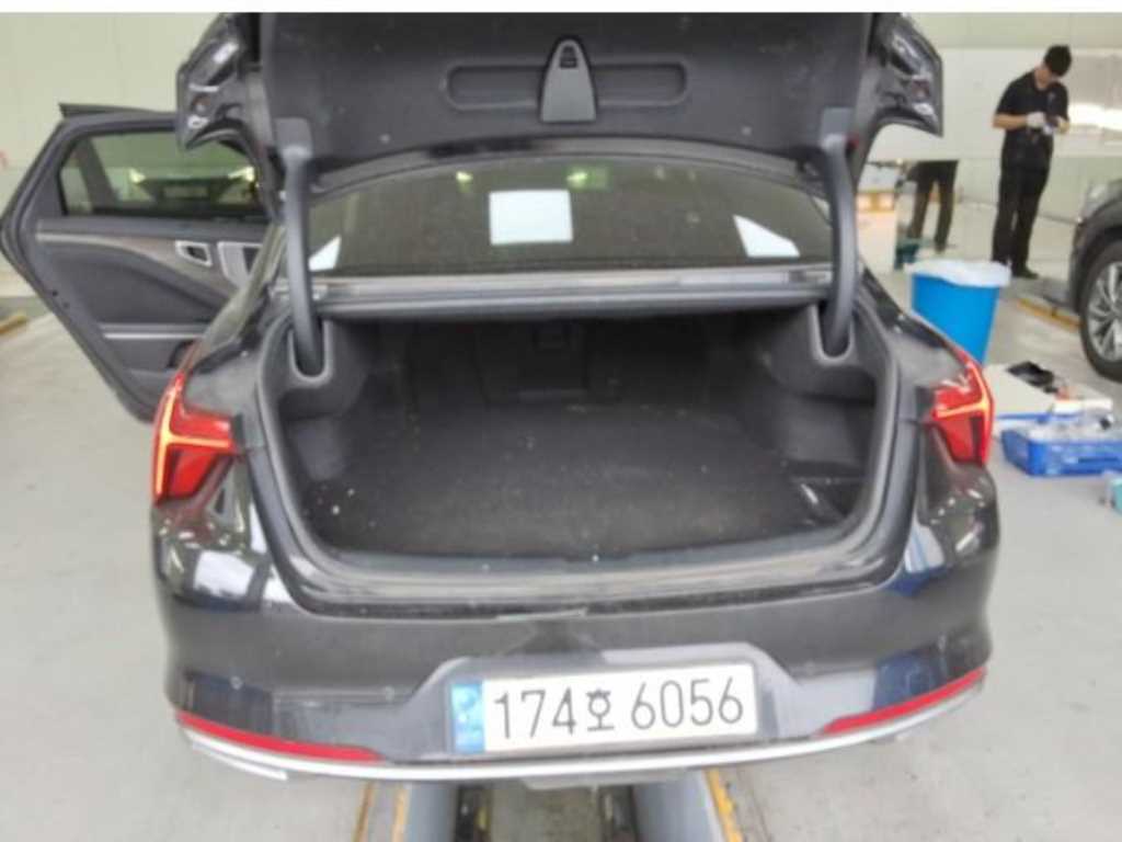 KIA K8 - Vista 3