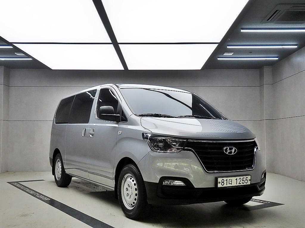 HYUNDAI Starex 2020 Plateado - Importación desde Corea - HF Imports Iquique - Foto 1