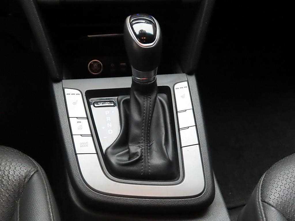 HYUNDAI Avante - Vista 12