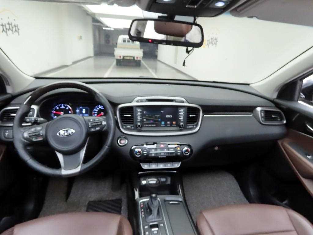 KIA Sorento - Vista 8