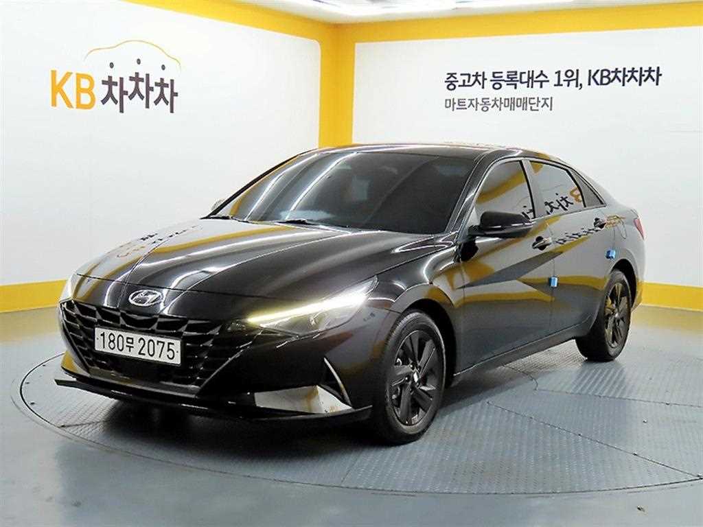 HYUNDAI Avante - Vista 2