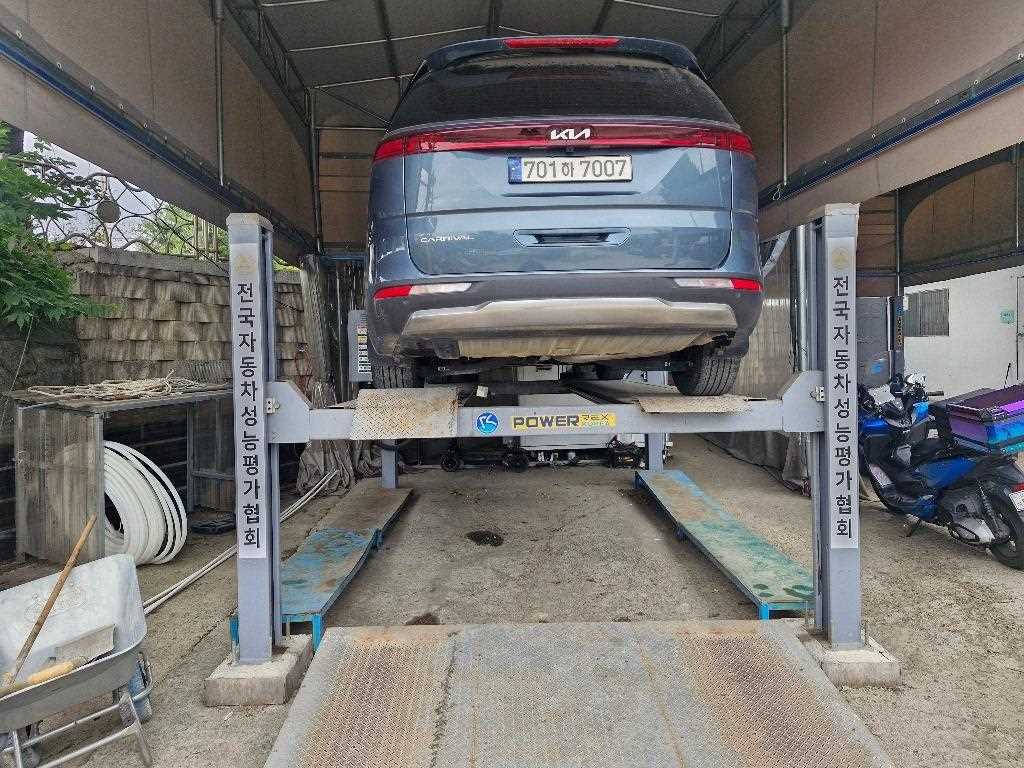 KIA Carnival - Vista 2