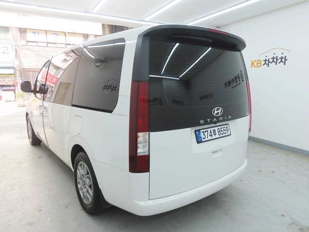 HYUNDAI Staria - Vista 6