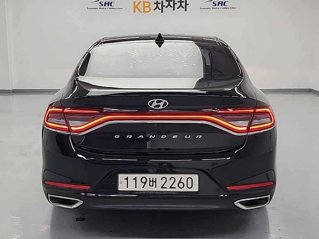 HYUNDAI Grandeur - Vista 3