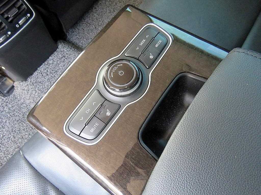 KIA K7 - Vista 10