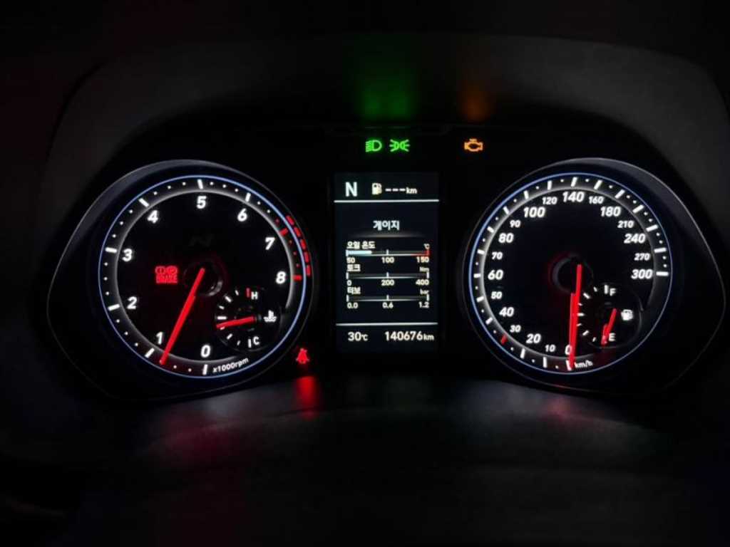 HYUNDAI Veloster - Vista 11