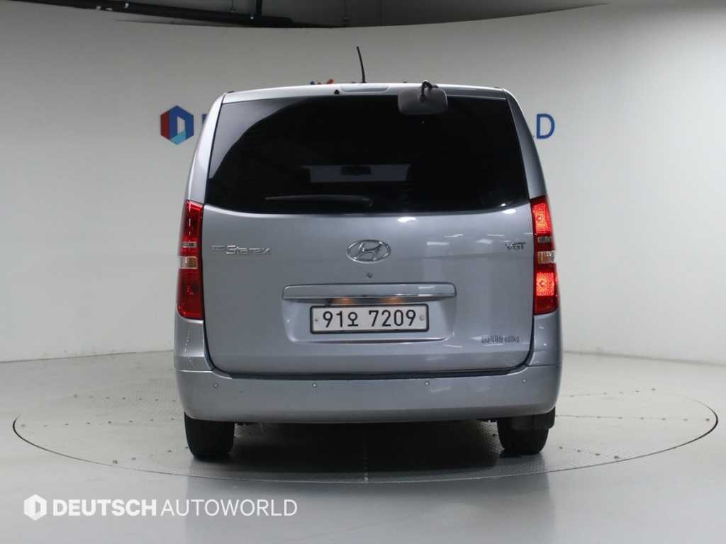 HYUNDAI Starex - Vista 4