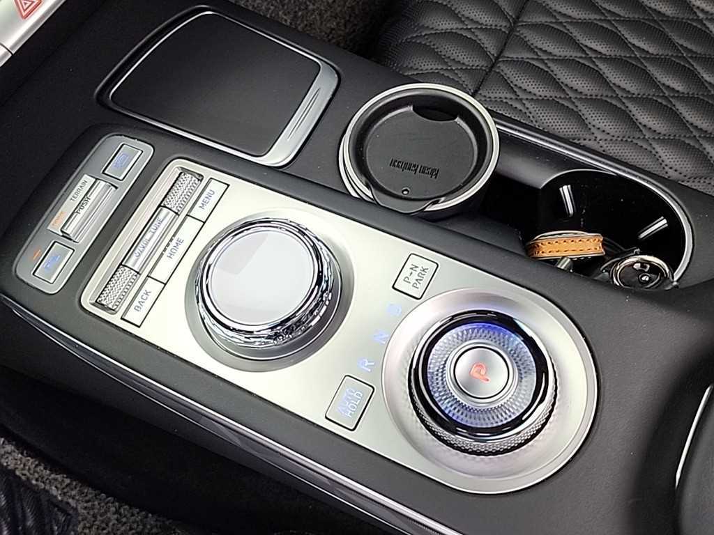 Genesis GV70 - Vista 10