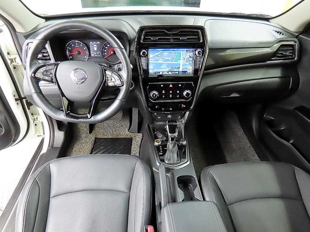 Ssangyong Tivoli - Vista 9