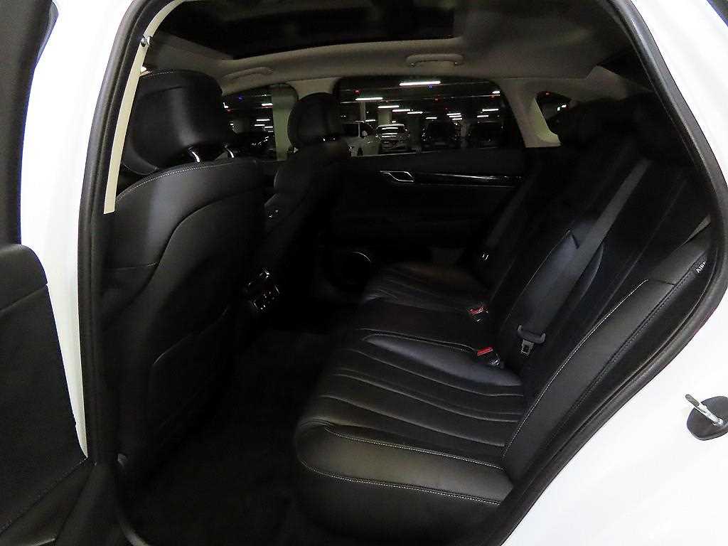 Genesis G80 - Vista 9