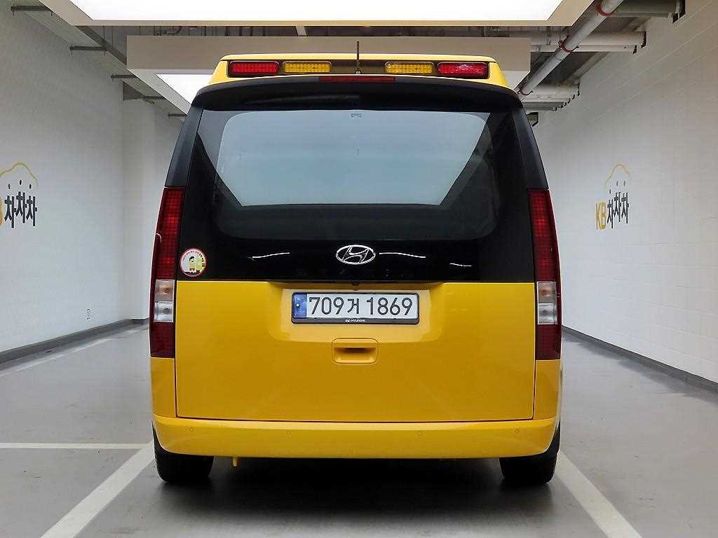 HYUNDAI Staria - Vista 3