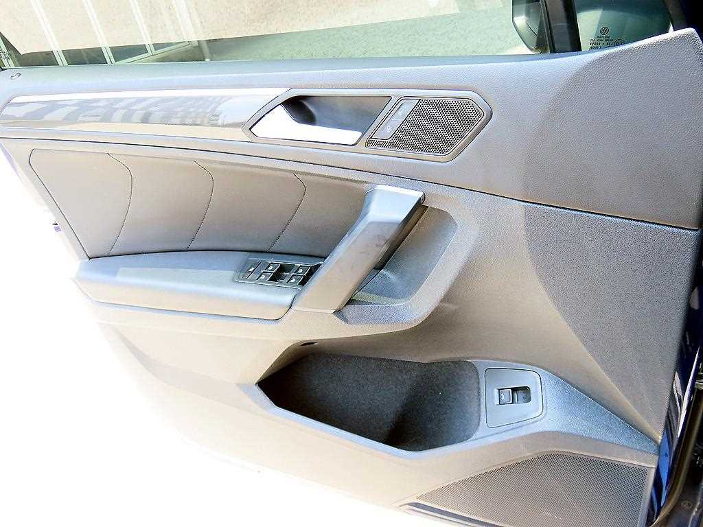 Volkswagen Tiguan 2020 Azul - Importación desde Corea - HF Imports Iquique - Foto 13
