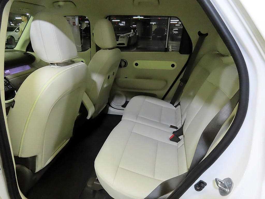 HYUNDAI Casper - Vista 10