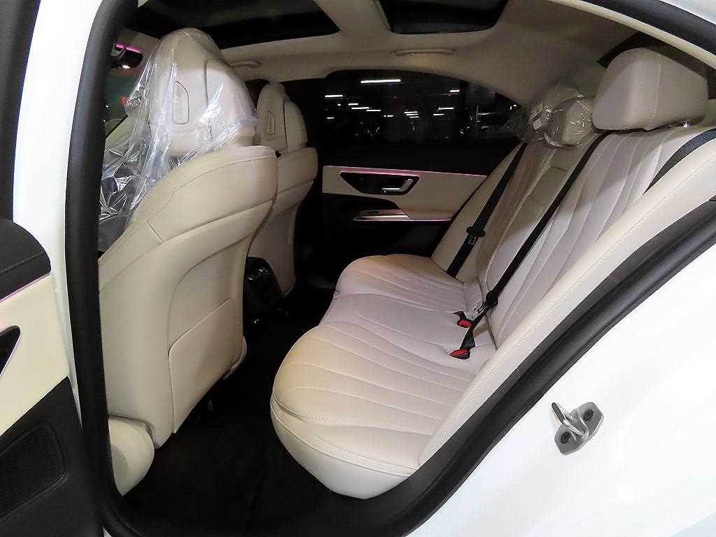 Mercedes Benz E class - Vista 10