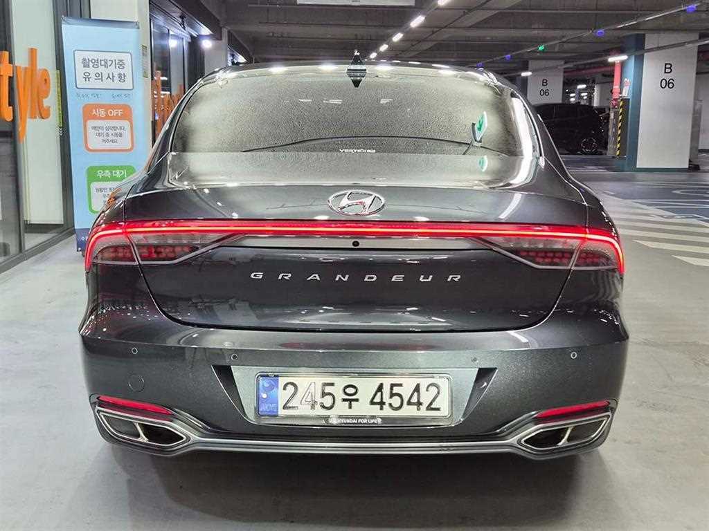 HYUNDAI Grandeur - Vista 7
