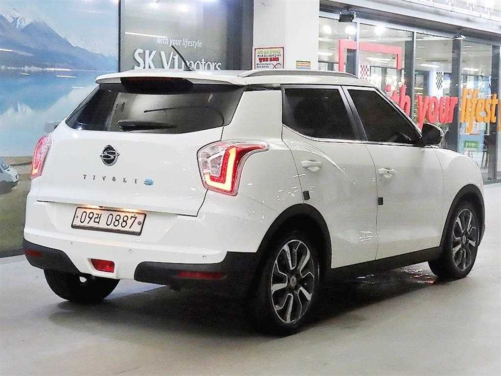 Ssangyong Tivoli - Vista 6