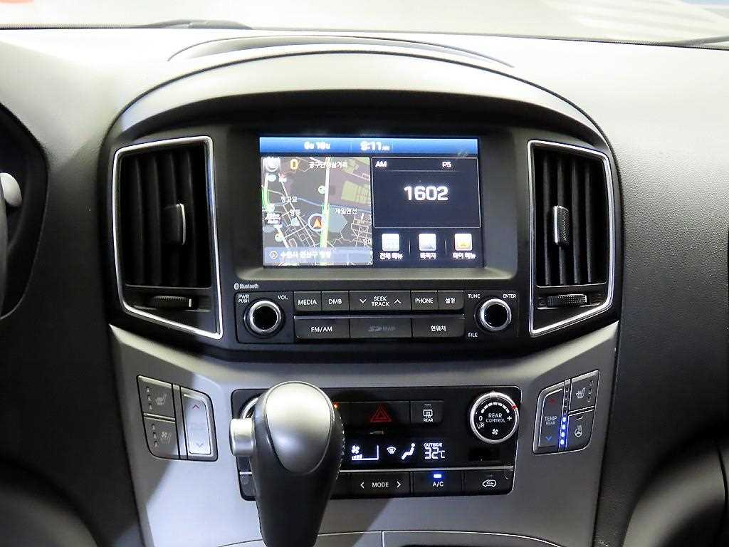 HYUNDAI Starex 2016 Gris - Importación desde Corea - HF Imports Iquique - Foto 13