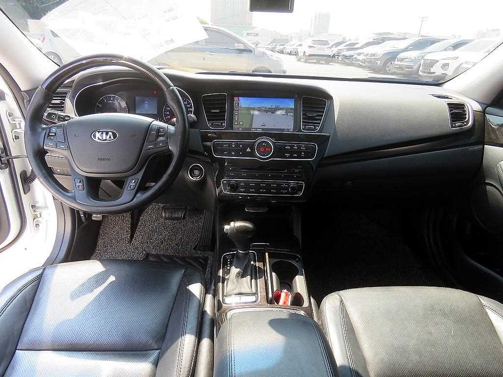 KIA K7 - Vista 9