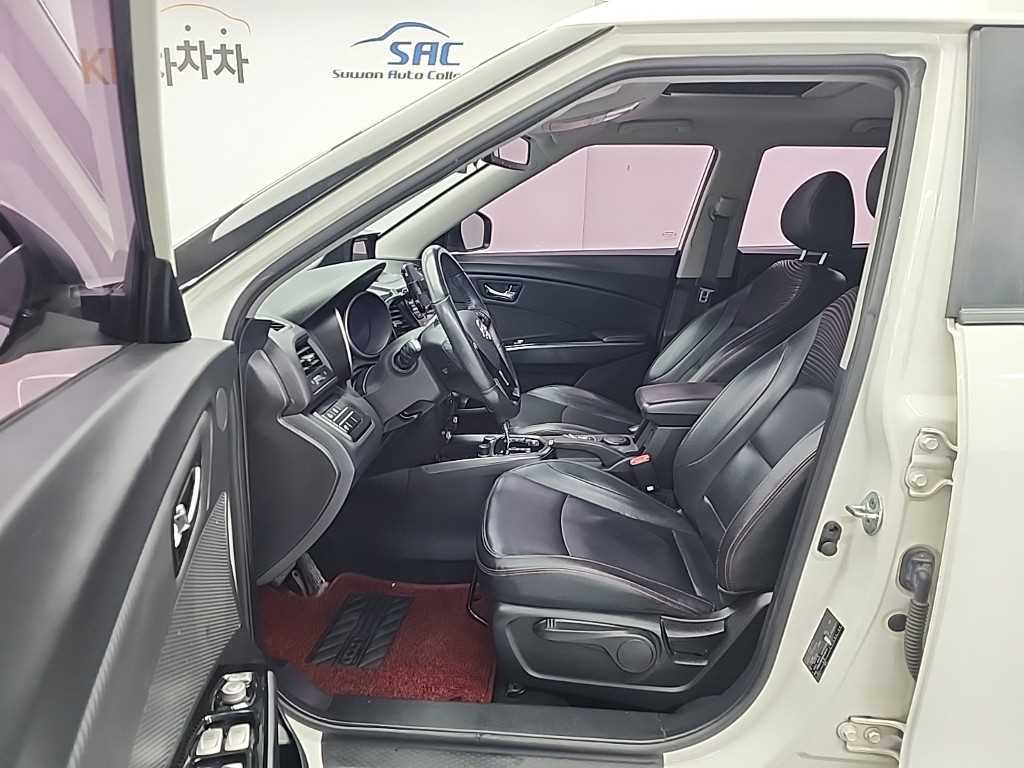 Ssangyong Tivoli 2016 Blanco - Importación desde Corea - HF Imports Iquique - Foto 13